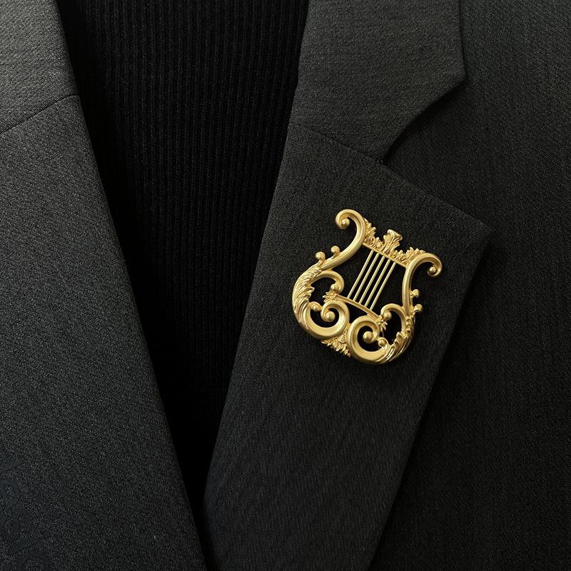 Средневековая элегантная брошь в виде арфы, высококачественная женская ретро-брошь в виде немой золотой булавки, небольшой ароматный темперамент, блейзер, аксессуары для корсажа