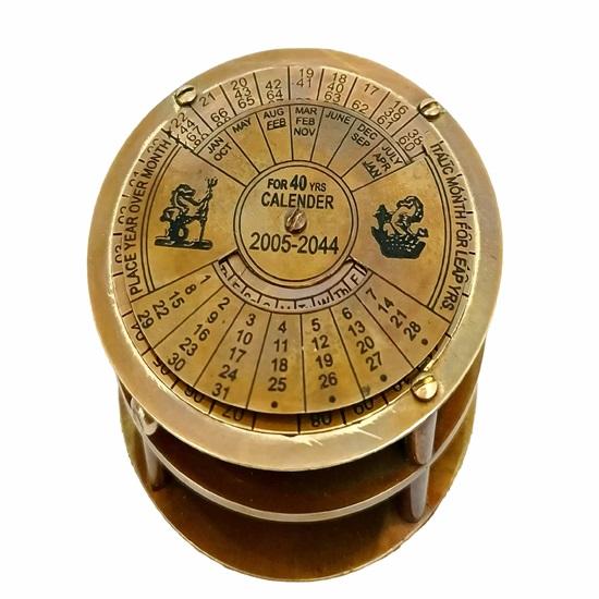 Настольный инструмент 3 в 1, Календарь на 50 лет, Лупа Компас в одном с кожаным чехлом Для удобной работы и переноски, Использовать как подарок, Коллекционные предметы