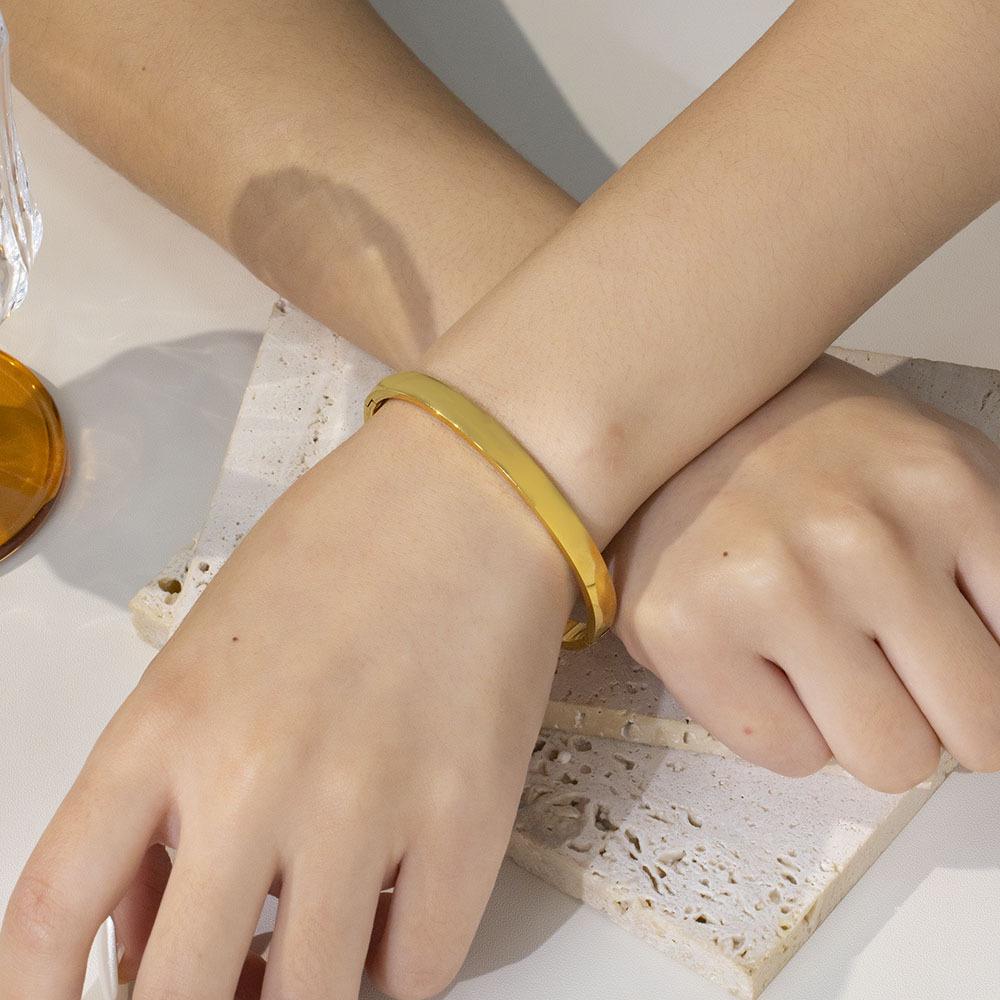 Браслет из нержавеющей стали 18K Gold - Модный, Универсальный, Не тускнеющий, Простой дизайн для женщин