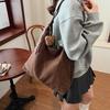 2025 Winter New Niche Women's Bag Fashion Casual Underarm Bag Women's Korean Version Commuting To Work Large-capacity Tote Bag