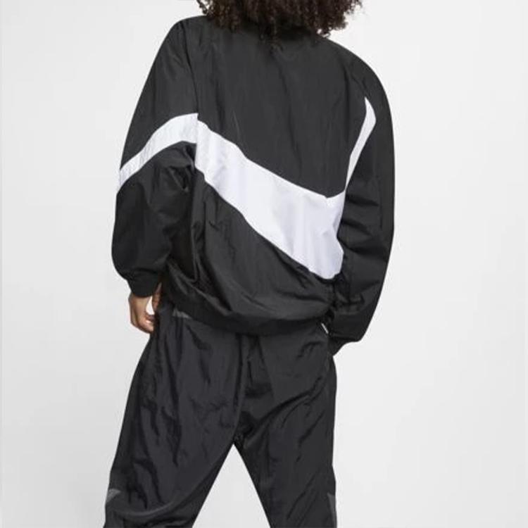 Nike Стеганая куртка с большим логотипом Swoosh AR3132-010