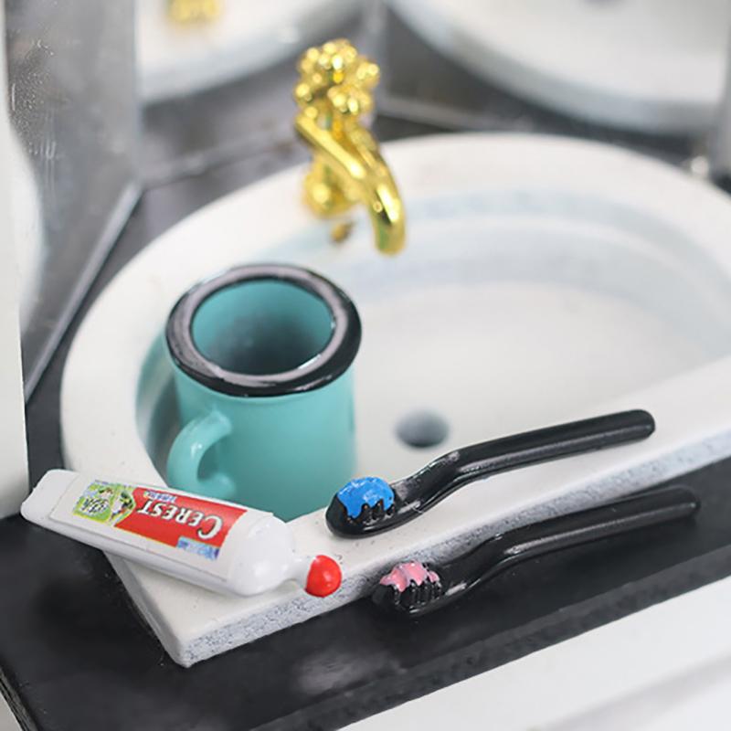 1/12 Dollhouse Simulation Toothpaste Toothbrush Cup Set Dollhouse Mini Bathroom Decoration Dolls House Furniture Accessories