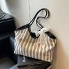 Модная полосатая сумка 2025 весна новая простая сумка через плечо универсальная популярная женская сумка