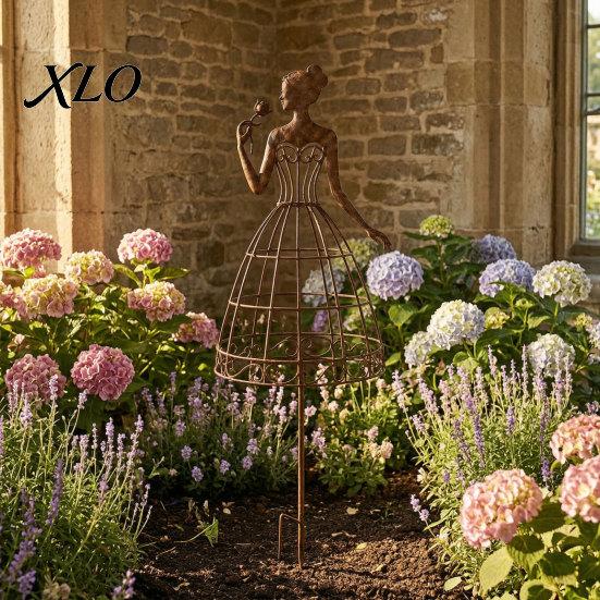 Metal Vine Trellis for Patio Vintage Lady Garden Stake, Rustic Art Decor Yard, Elegant Woman Silhouette Unique Gift Gardeners Plant Support