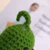 Вязаный крючком соленый огурец ручной работы для эмоциональной поддержки. Забавный кислый огурец. Вязаный крючком соленый огурец с позитивной открыткой. Поднимающий настроение подарок. Декор для вязания крючком.