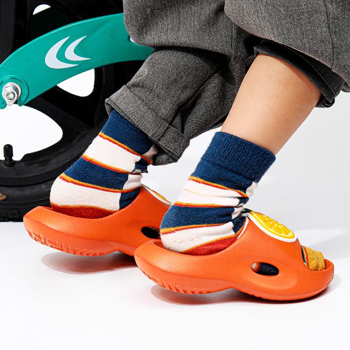 Детские тапочки летние для девочек, для дома, ванной, для мальчиков, нескользящие, с фруктовой мягкой подошвой, детские тапочки