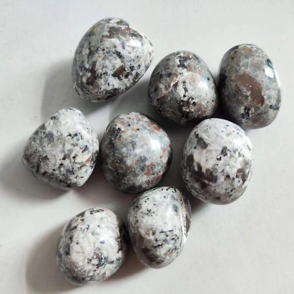 Натуральный камень, яркий огненный камень Yooperlites, светящийся под УФ-полировкой, камень, огненный камень, флуоресцентный содалит, камень для украшения дома