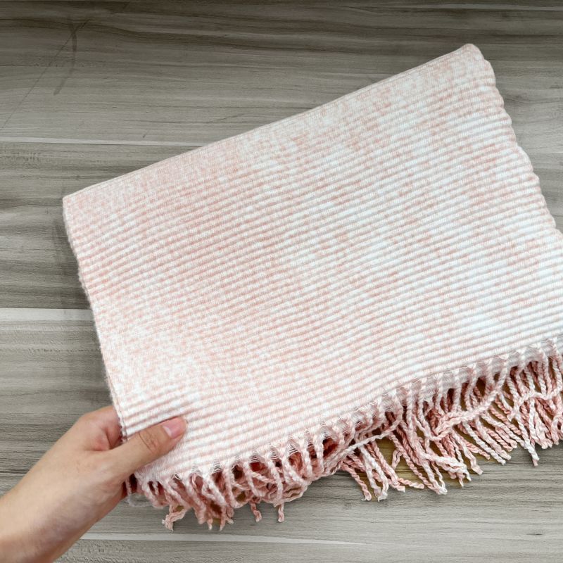 Шарф под кашемир осенне-зимний однотонный креповый с градиентом средней длины теплый шарф милый модный с бахромой шаль