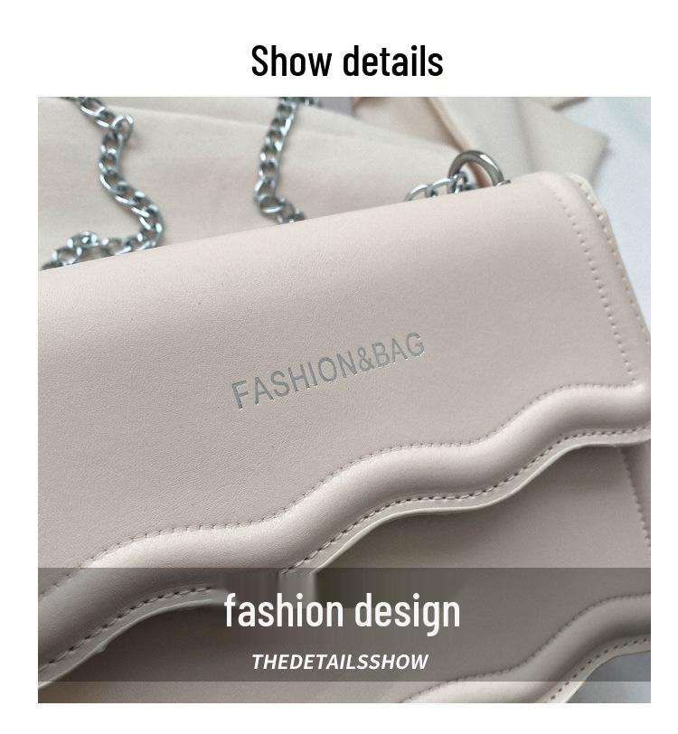 Маленькая квадратная женская сумка кроссбоди в корейском стиле - 2025 Однотонная, Волнистый узор, Плечевая цепочка, Простая мода.