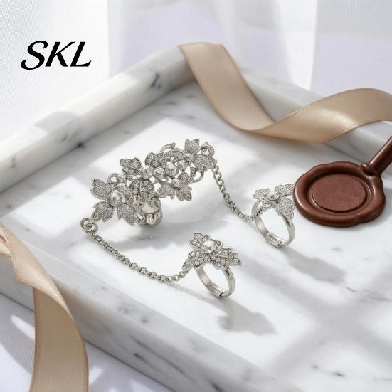Girls Open Ring Rhinestone Flower Link Chain Ring, Bling Floral Leaf Full Finger Adjustable with Chain, Statement Hand Jewelry for Women Golden Plated