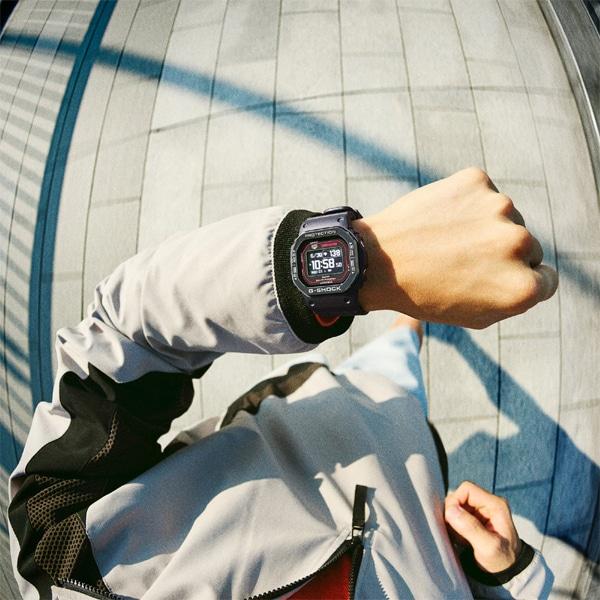 Casio Мужские часы G-SHOCK DW-H5600MB-1A4JR [G-SHOCK G-SQUAD] квадратные черные цифровые