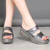 Женские повседневные легкие блестящие тапочки на платформе, удобные открытые шлепанцы на танкетке, пляжные сандалии