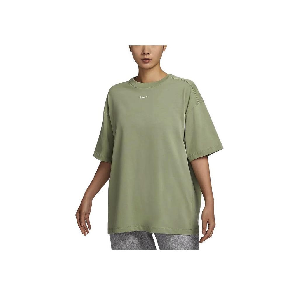 Nike Спортивная одежда Essentials, свободная однотонная футболка с круглым вырезом, повседневная, с принтом, коротким рукавом, спущенными плечами, женские топы, масляно-зеленый DX7911-386