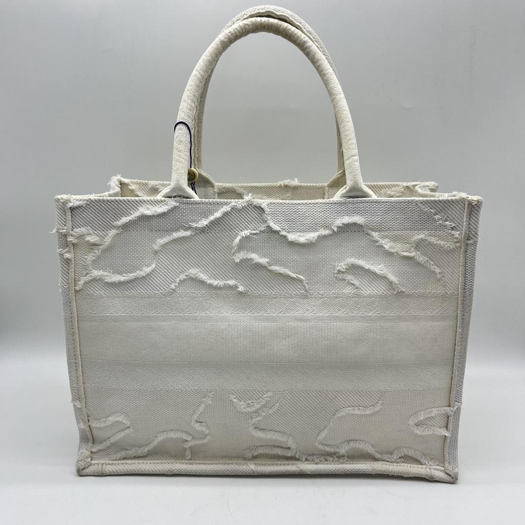 [Pre-Owned] Book Tote Camouflage Embroidered Canvas Tote Bag - Very Good #JDC58P