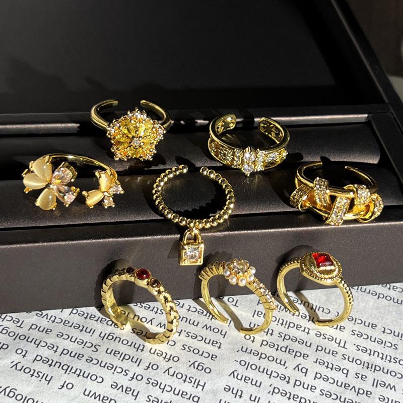Bright small broken diamonds inlaid with flowers retro light luxury temperament ring women's ins cold wind niche high-end ring