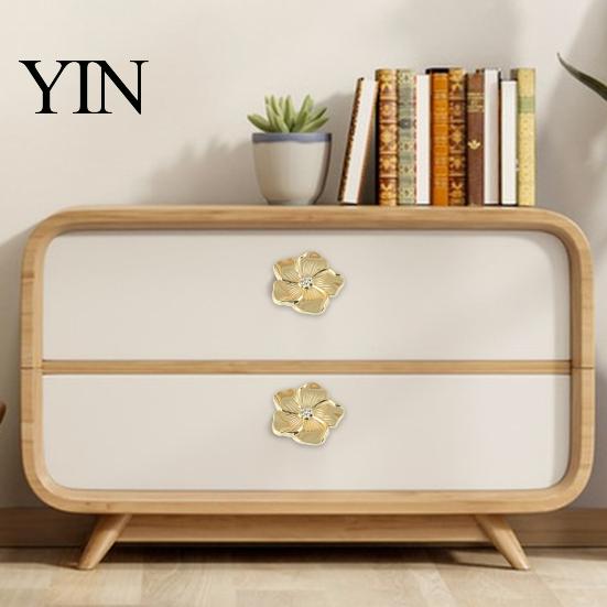 Small Storage Box Knobs Petal Cabinet Knob, Flower Drawer Pulls with Rhinestone Center, Zinc Kitchen Hardware Replacement Alloy Floral Dresser