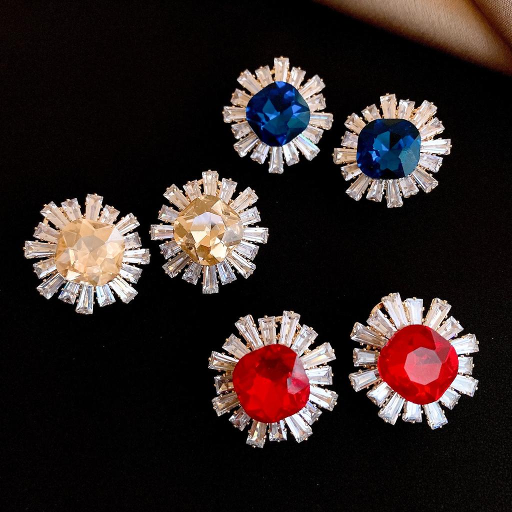 Round Ear Clip Earrings, French Retro Court Style Earrings, Exquisite and Versatile, High-end Earrings, Niche