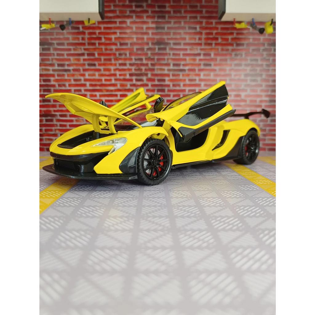 1/24 Симуляция McLaren P1 Металлическая модель автомобиля Двери и капот открываются Имеет звуковые и световые функции Богат деталями