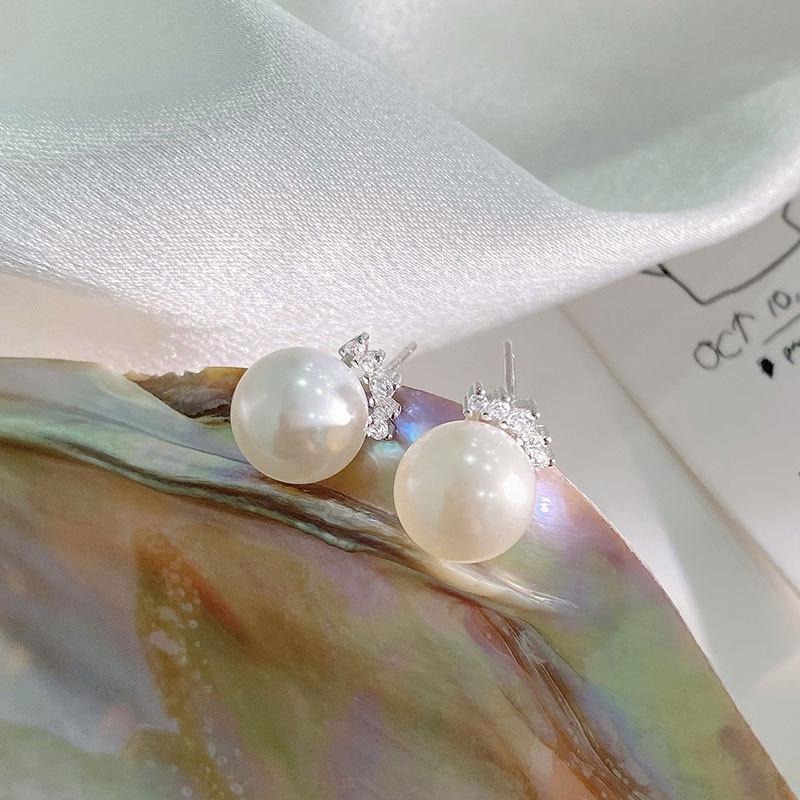 Crown Pearl Earrings Exquisite Temperament Versatile Lady Style Earrings Light Luxury High-end Earrings