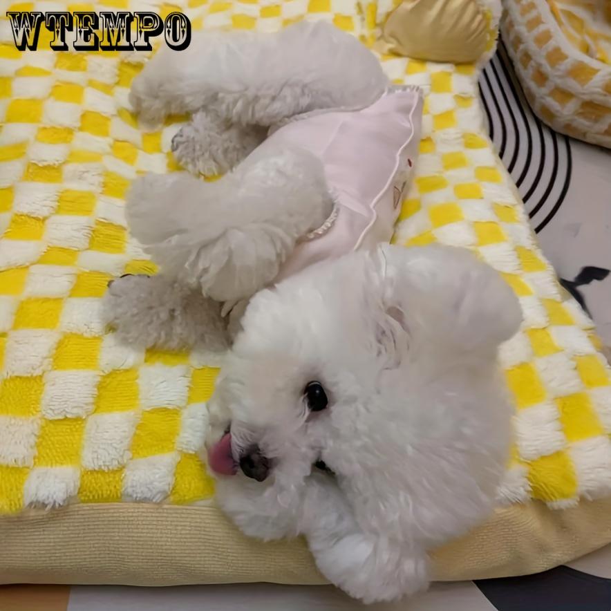 Уютная и моющаяся лежанка для собак, подходящая для осени и зимы, которая обеспечивает тепло и комфорт, а также служит кошачьим гнездом в любое время года.