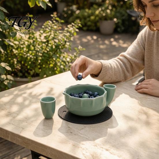 Kitchen Gadgets for Fruits Ceramic Swirl Berry Colander Bowl, Auto-Spin Washing Fruit Rinse Basin, Rinsing Basket Quick Drainage Bowl Fresh