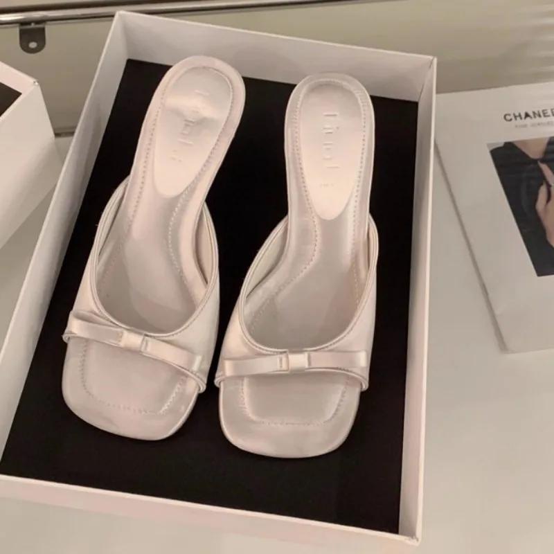 Модные Шлепанцы-Мюли Обувь на Низком и Высоком Каблуке Летние Однотонные Женские Квадратный Носок Открытый Носок Ремешки с Бантом Сандалии Женские Шлепанцы на Каблуке