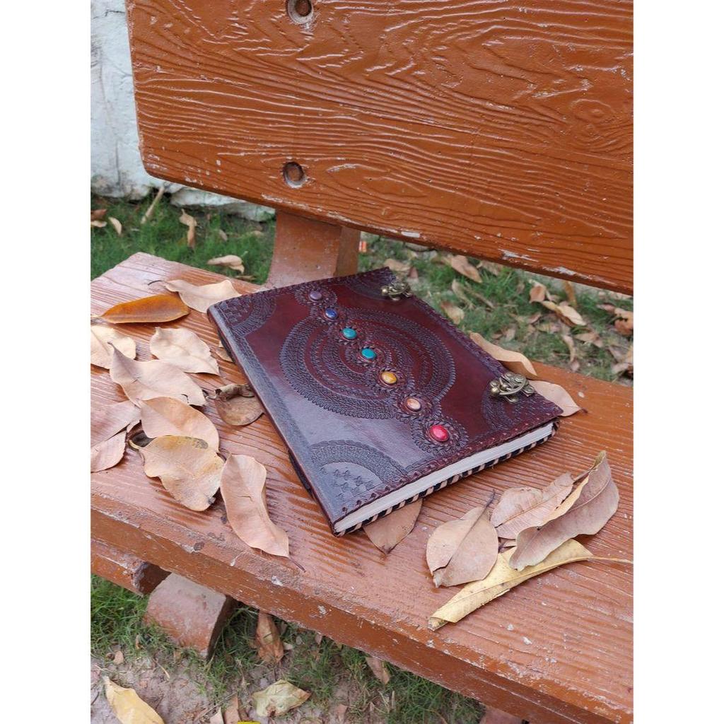 Кожаная Книга-журнал Seven Chakra Средневековая Каменная Тисненая Книга Теней Ручной Работы Блокнот Путешествующая Книга Скетчбук Подарок на День Рождения