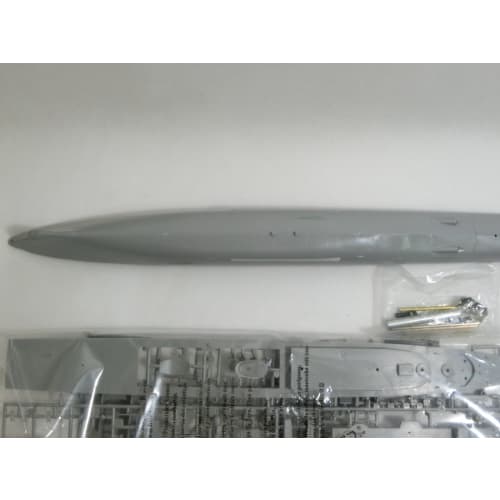 1/350 Chinese Navy Type 052A Destroyer Qingdao Motorized