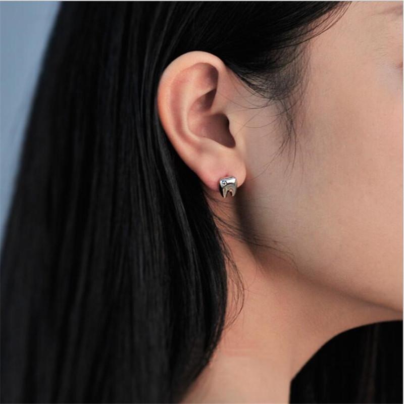 New Exquisite Fashion Personality 925 Sterling Silver Jewelry Simple Crystal Small Tooth Not Allergic Opening Rings R050