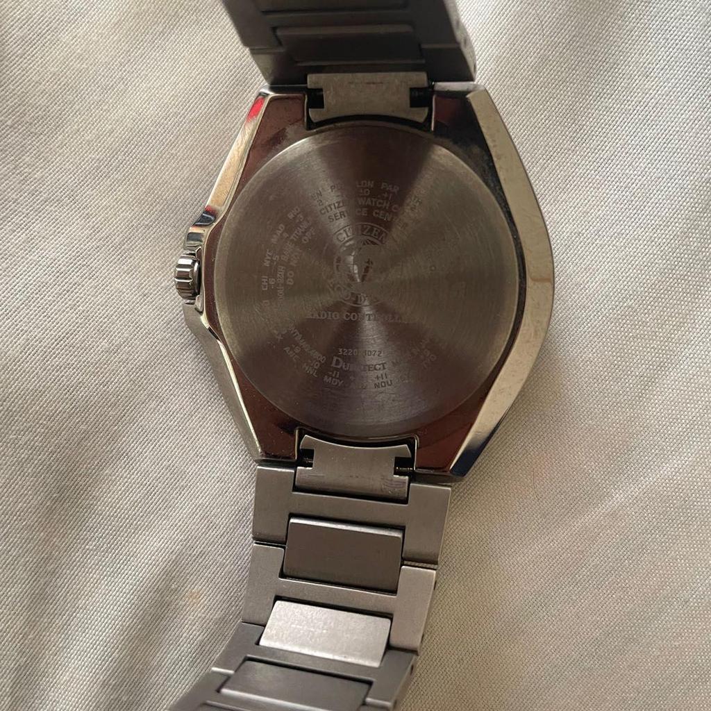 Б/у часы CITIZEN Citizen H410-T003826 черный циферблат