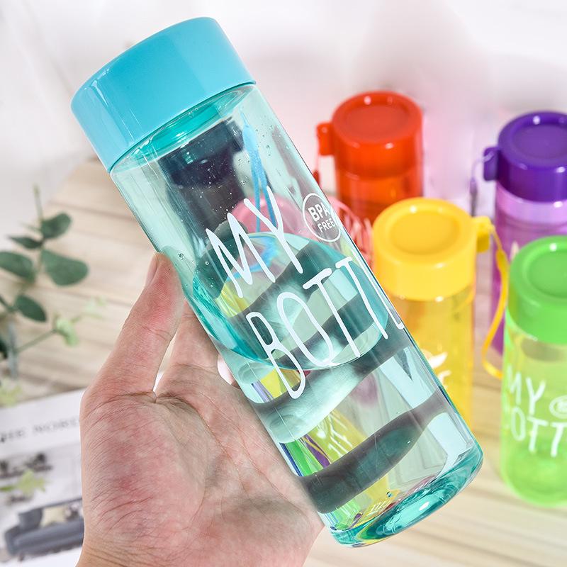 Подвесной ремешок MY BOTTLE Пластиковый стакан для сока - Летний спортивный подарок-бутылка для воды с напечатанным логотипом