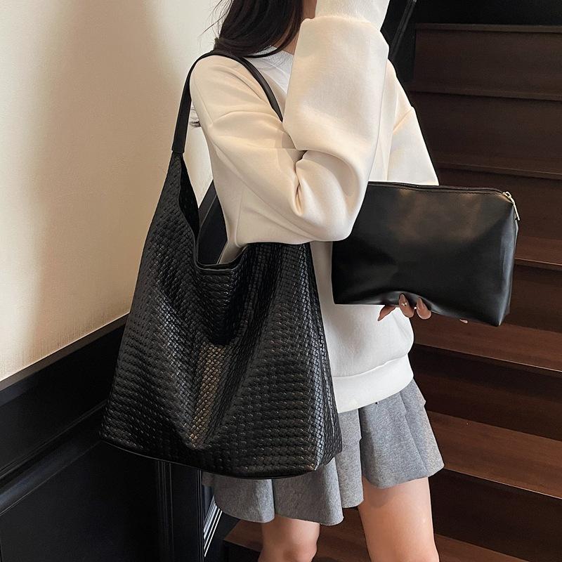 Trendy And Fashionable New Simple Shoulder Bag Woven Pattern Casual Commuter Tote Bag Versatile Large-Capacity Bag Women