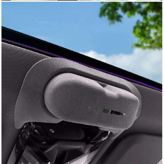 Car Sun Glasses Case Organizer Tumbled Leather Flip Glasses Clip Sunglasses Storage Box For BMW X3 G45 2025 Interior Accessories
