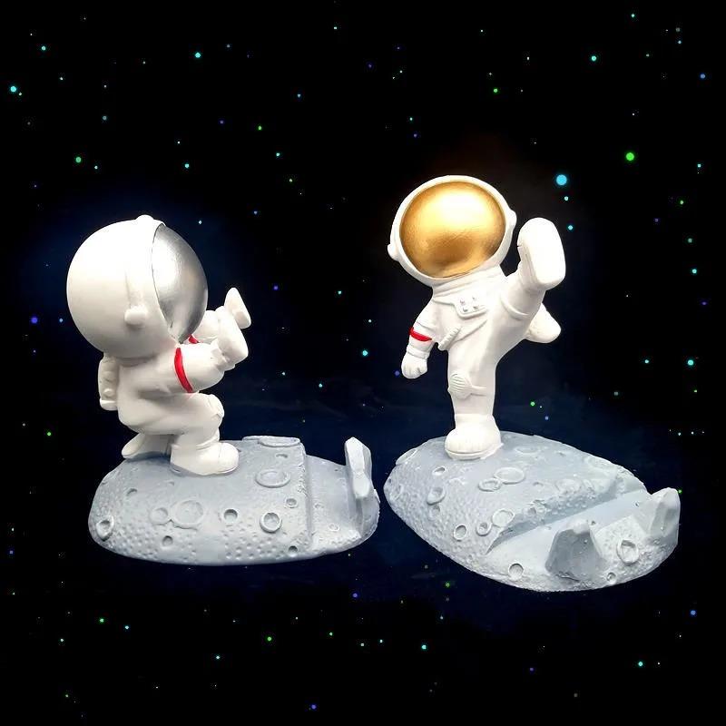 Resin Astronauts Ornaments Universal Cell Mobile Phone Stand Holder Spaceman Bracket Toys Home Office Desk Decor Birthday Party
