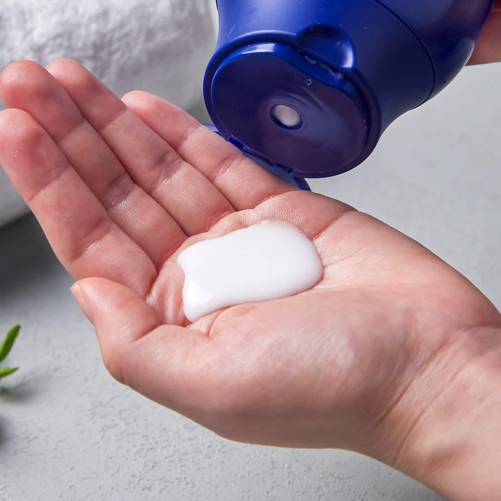 Nivea Увлажняющий лосьон для тела для душа 400 мл (для сухой кожи)