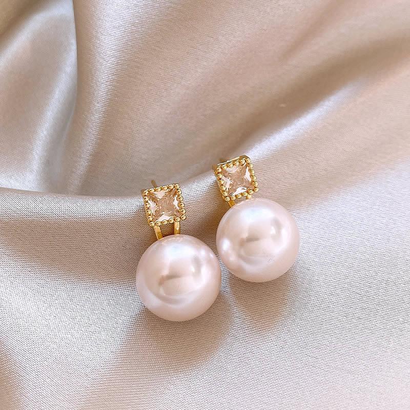 Pearl Moon Charm~Flower Bow Earrings Retro Light Luxury Earrings Fashionable Charm Earrings