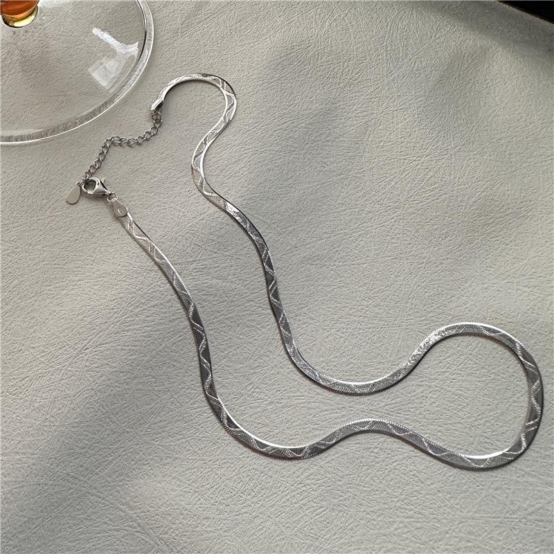S925 Sterling Silver Korean Style Embossed Snake Bone Necklace: Chic Trendy Clavicle Chain