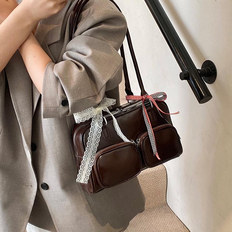 Популярная в этом году женская сумка-бостон большого объема, новая повседневная сумка на плечо/подмышку 2025 года, дизайн сумки-подушки