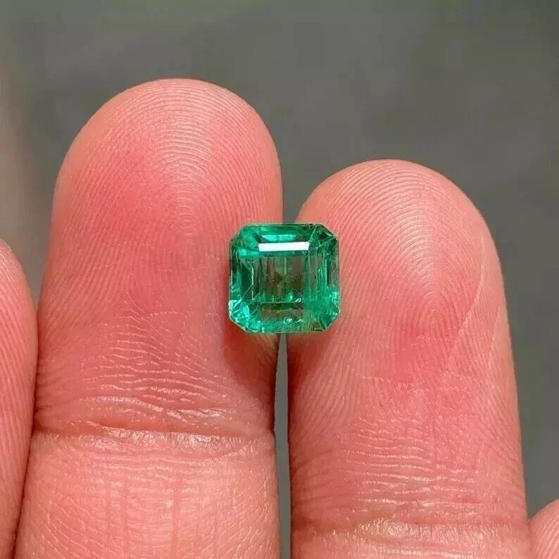 Asscher Cut Natural Green Colombian Emerald 9x9 MM VVS Certified Loose Gemstone
