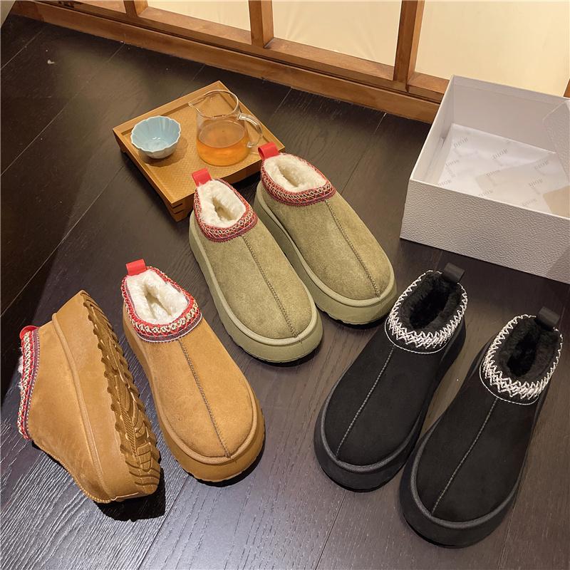 TUINANLE Winter Snow Boots Women Non-slip Boots Warm Plush Thick Cotton Shoes Plus Size 35-43