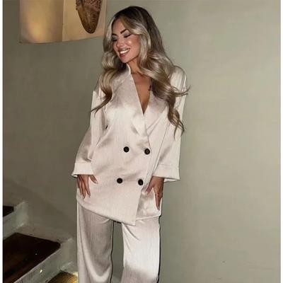 Осенний женский повседневный комплект: пиджак, пальто, брюки. Пиджак двубортный с длинным рукавом + брюки широкого кроя. Женский офисный наряд.