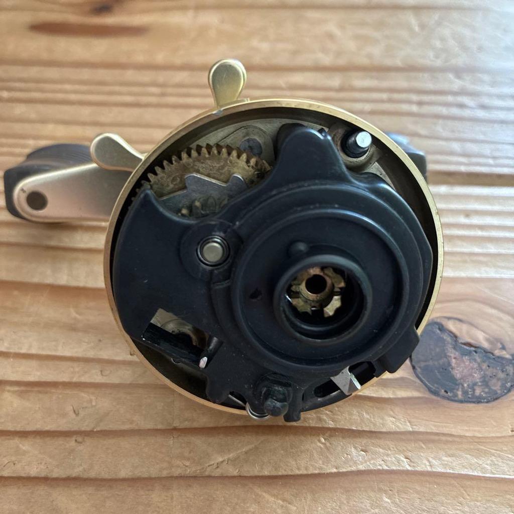 Б/у SHIMANO CALCUTTA 50XT Calcutta праворукая