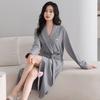 Женская ночная рубашка Весенне-осенний хлопковый халат с длинными рукавами Женский свободный большого размера Средний и длинный халат