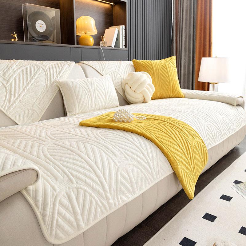 Кремовый ветер, плюшевая подушка для дивана, чехол для дивана в стиле ретро, ​​нескользящая подушка для дивана, осенний и зимний чехол для дивана, простой чехол.