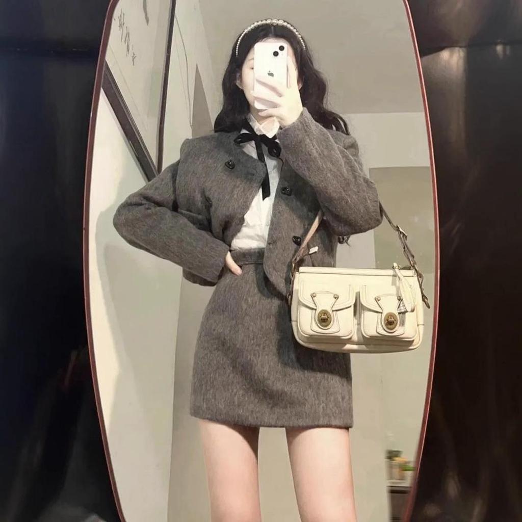 Xiaochan Women's College Style Suit Dress - 2025 Autumn/Winter Edition; High-End, Age-Defying, Complete Matching Set