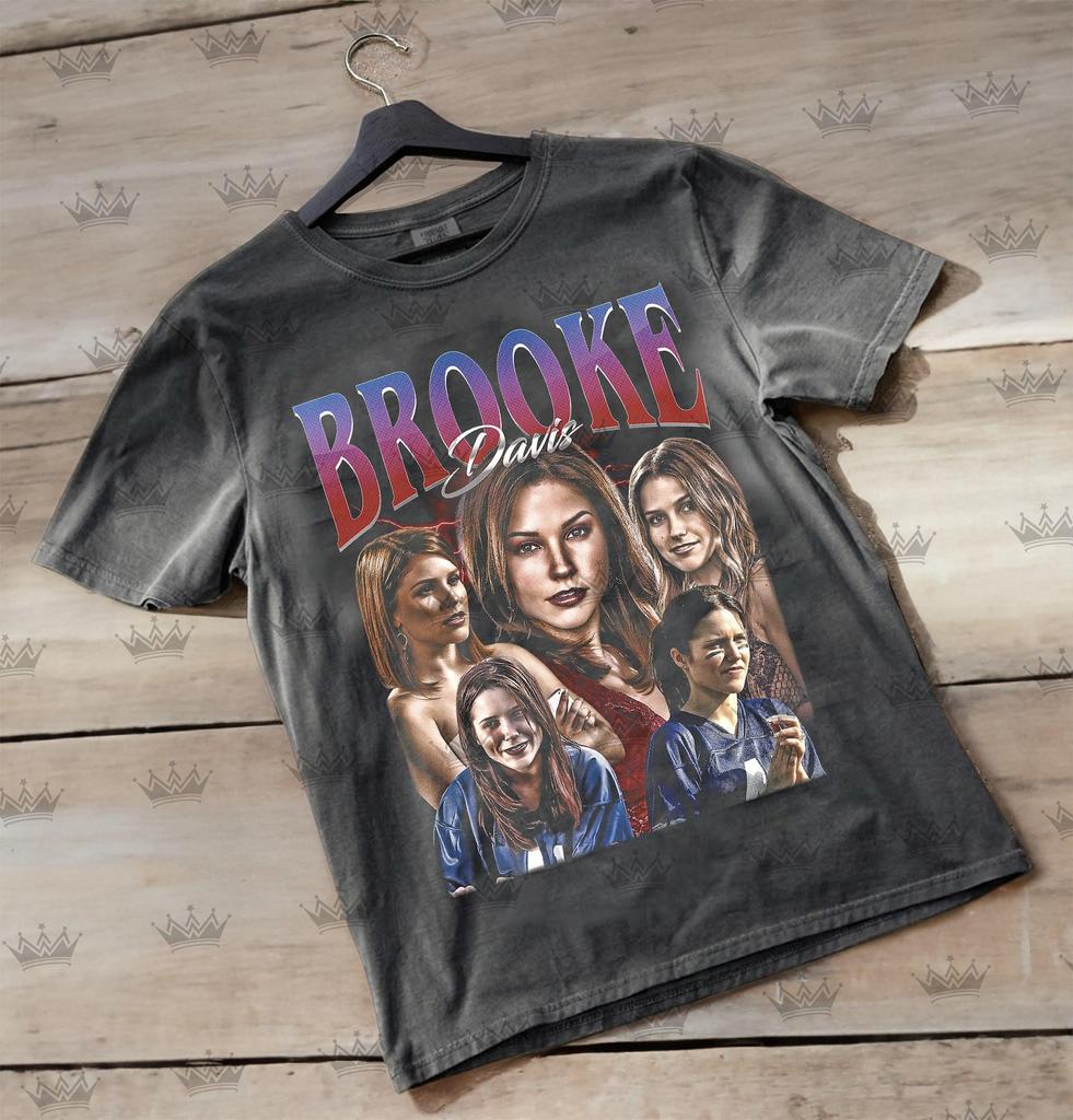 Brooke Davis Vintage T-Shirt, Homage Retro 90s Graphic, Ideal Gift for TV Series Enthusiasts ID