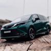 Новый 1:Игрушечная модель автомобиля SIENNA MPV Van в масштабе 24, литая под давлением миниатюрная модель с откидывающейся назад звуком и светом, дверь автомобиля может открываться, коллекционная модель для мальчиков и детей, подарок