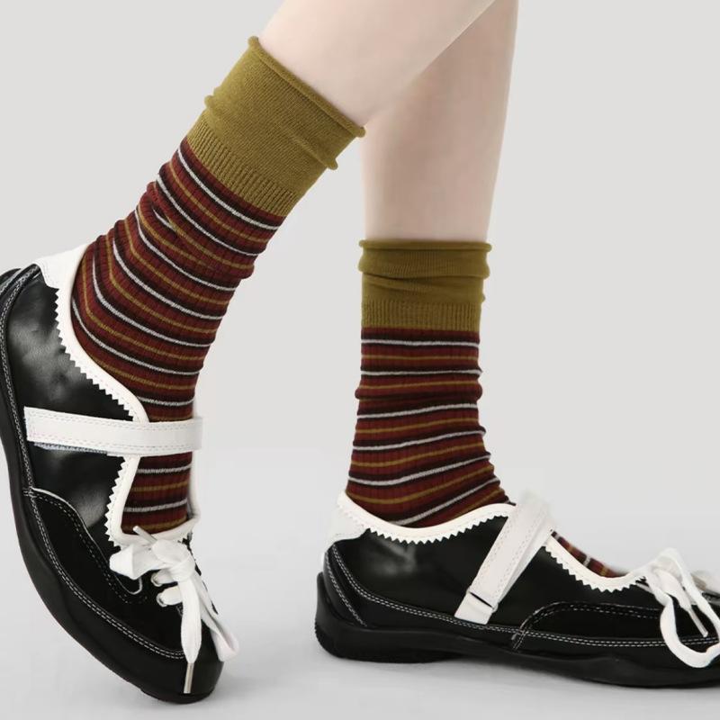 Renaissance Contrasting Striped Mid-Leg Socks Streamer Style Retro Fashion With Pure Cotton Stacked Socks