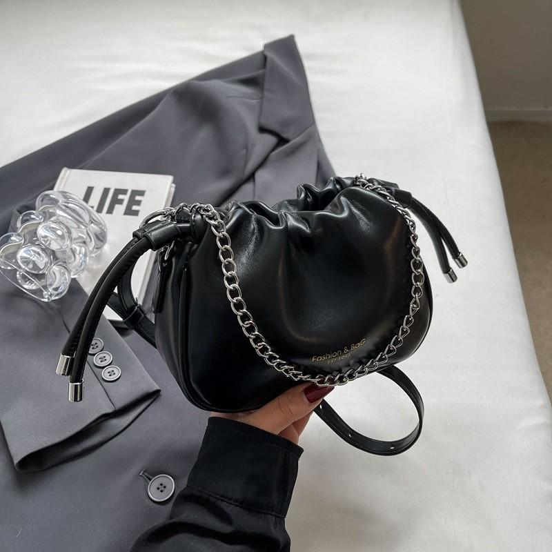 Ielgy All-Match Bucket Bag Niche Design Chain Cross-Body Pleated Bag
