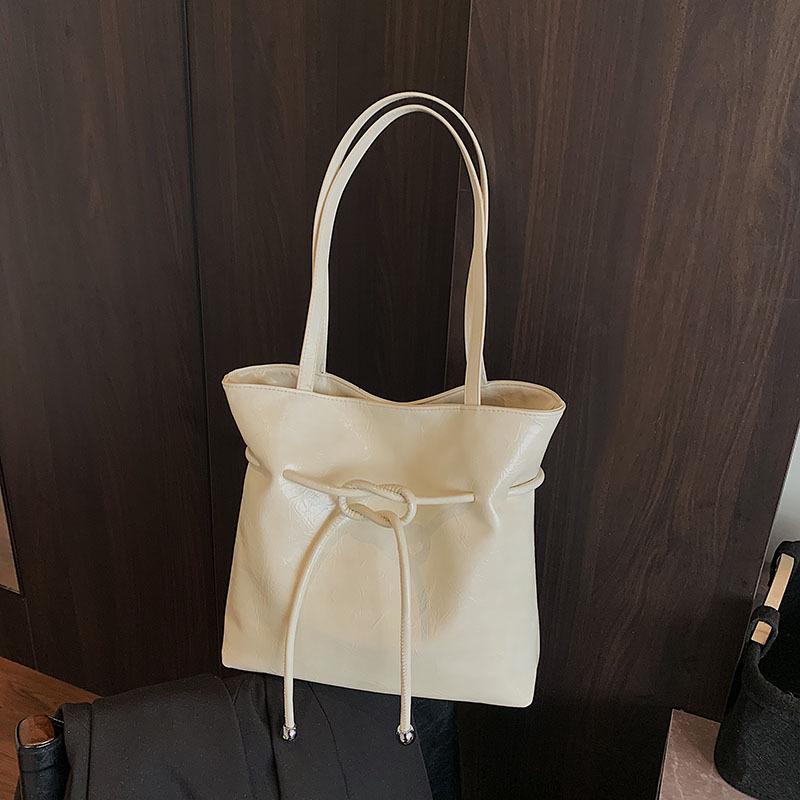 Премиальная сумка женская новая нишевая мода портативная на плечо подмышку простая рабочая сумка для поездок